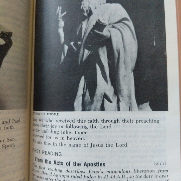 The Vatican II Weekday Missal Genuine HC Bible - Picture 3 of 16